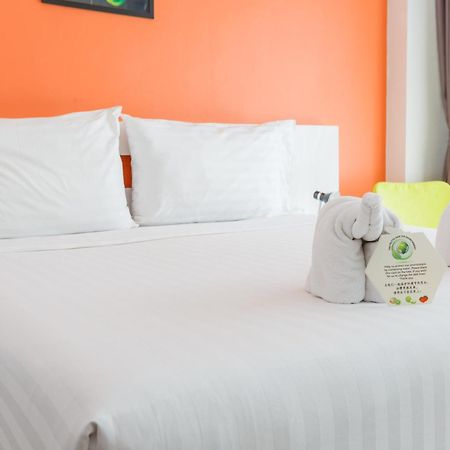 The Frutta Boutique Hotell Patong Exteriör bild