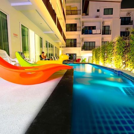 The Frutta Boutique Hotell Patong Exteriör bild