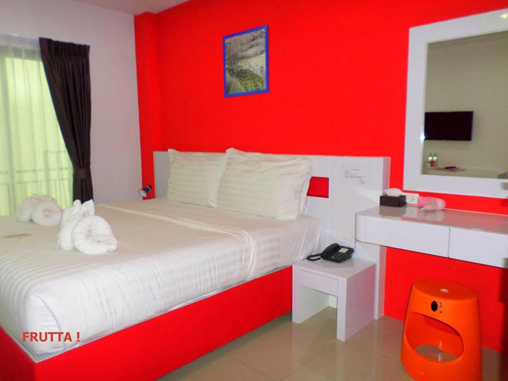 The Frutta Boutique Hotell Patong Exteriör bild