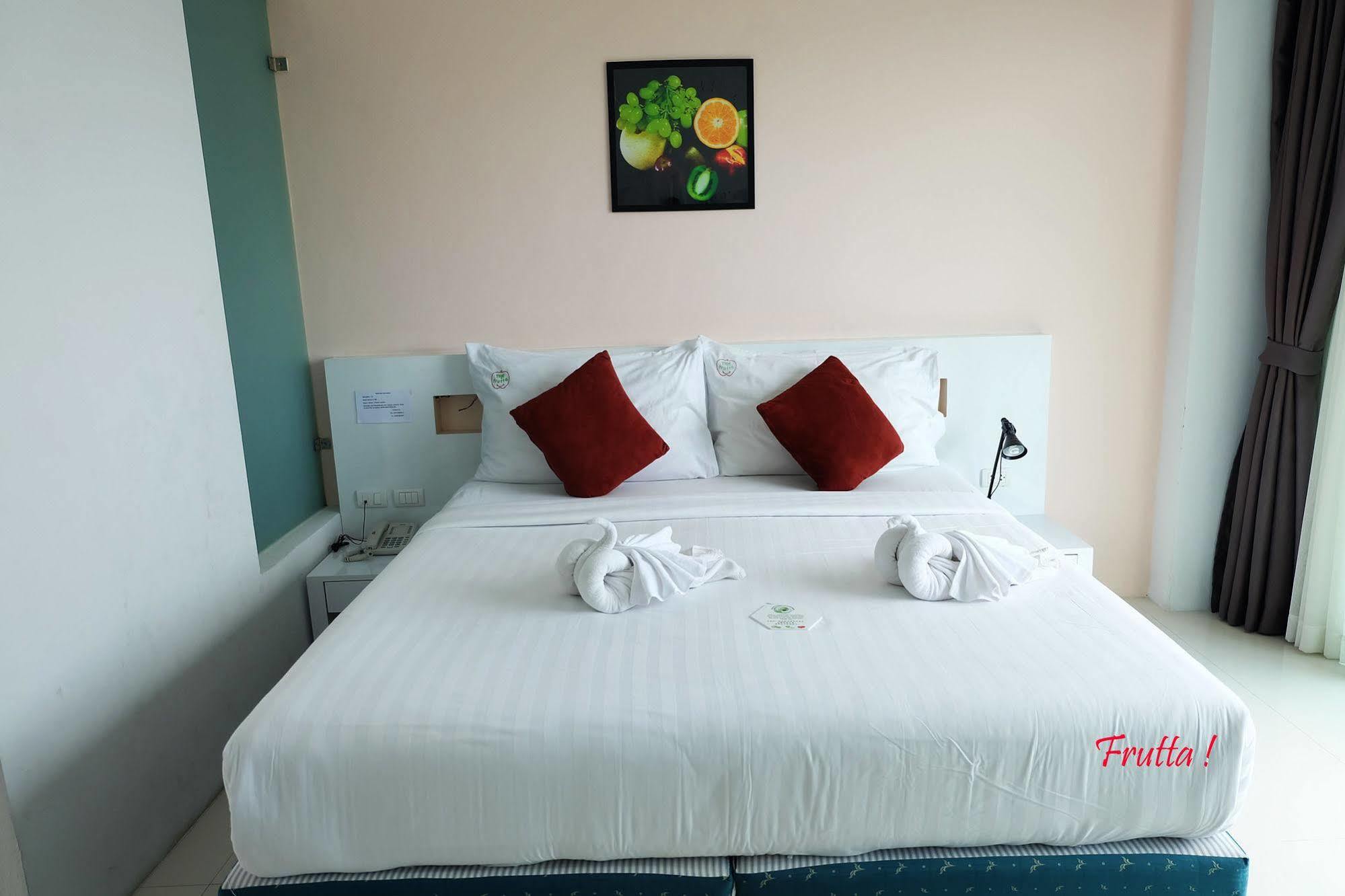 The Frutta Boutique Hotell Patong Exteriör bild
