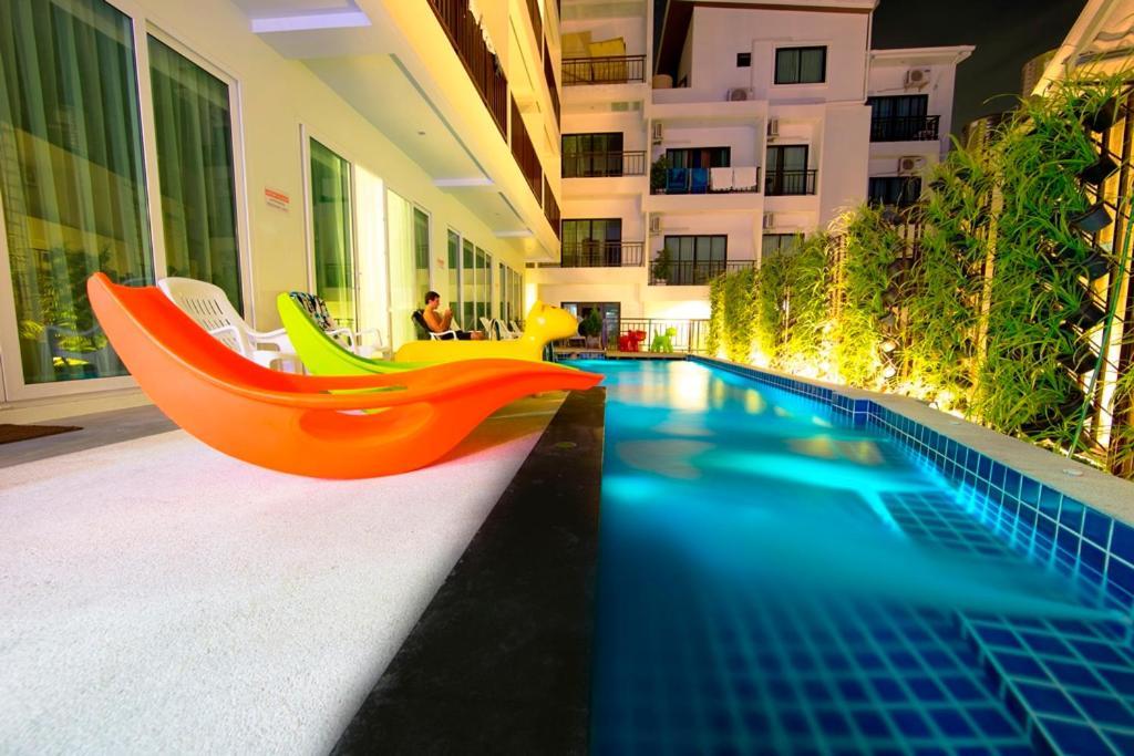 The Frutta Boutique Hotell Patong Exteriör bild